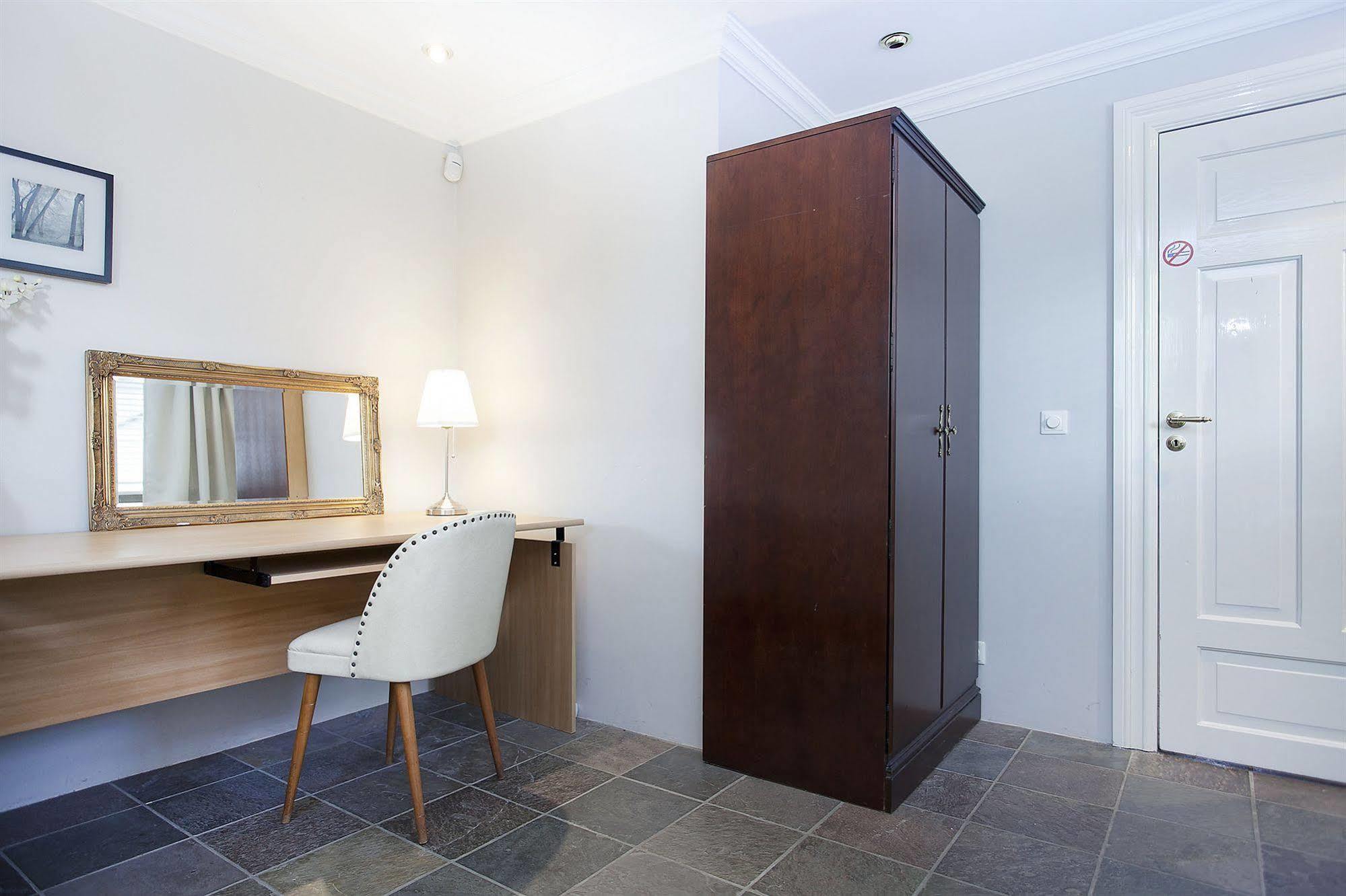 Skolabru Guesthouse Reykjavík Buitenkant foto