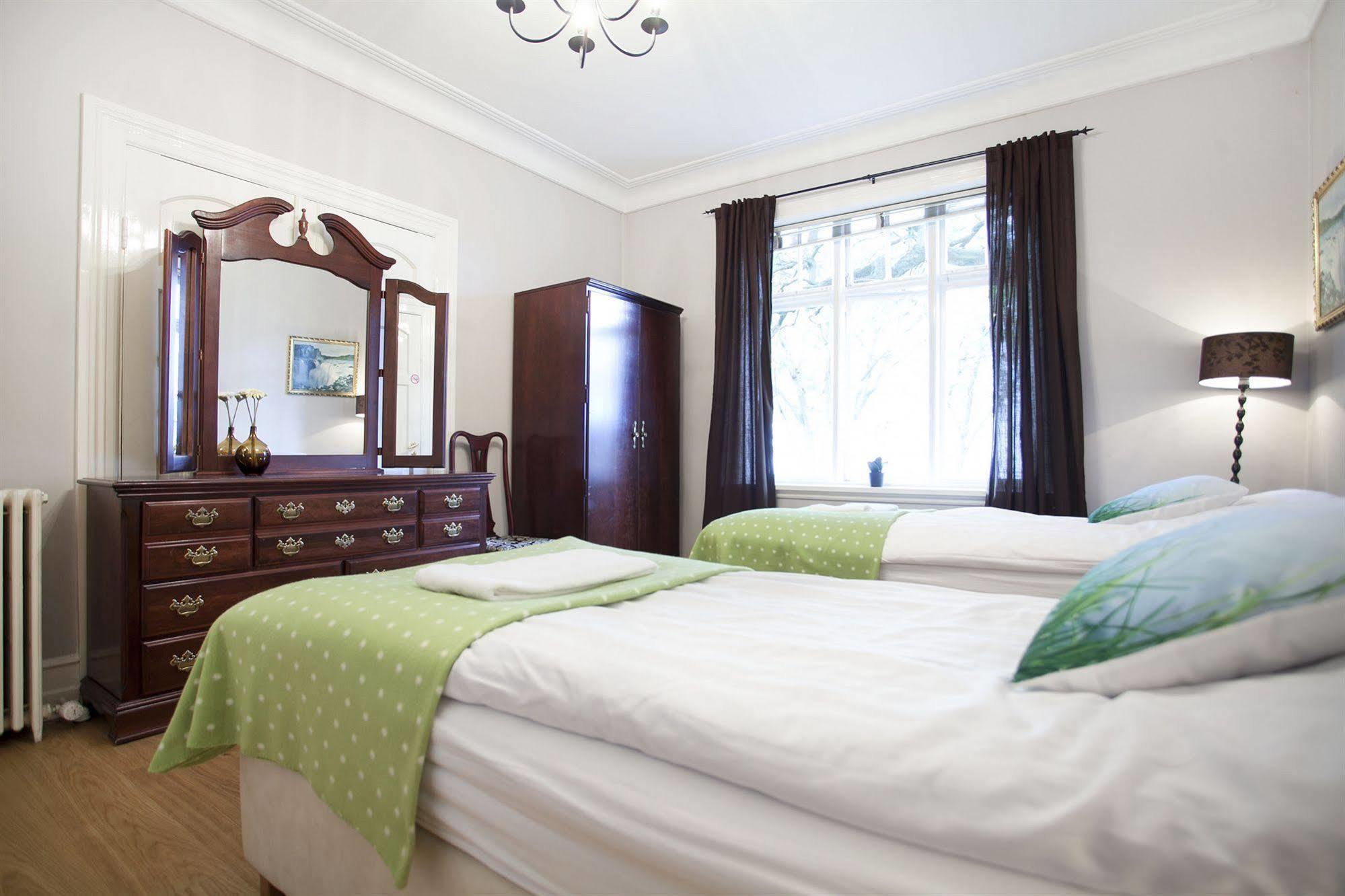 Skolabru Guesthouse Reykjavík Buitenkant foto