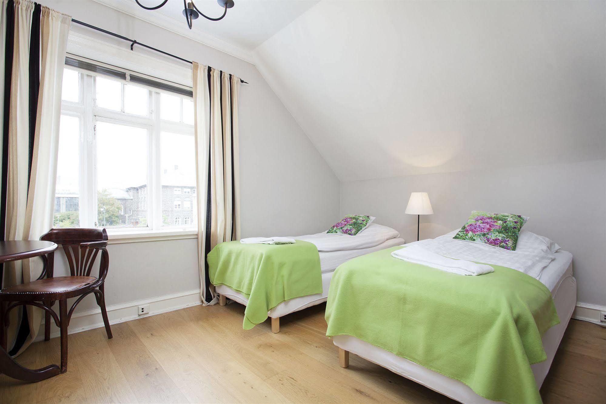 Skolabru Guesthouse Reykjavík Buitenkant foto