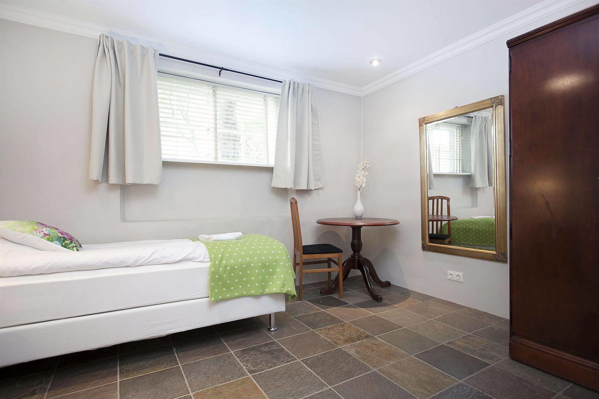 Skolabru Guesthouse Reykjavík Buitenkant foto