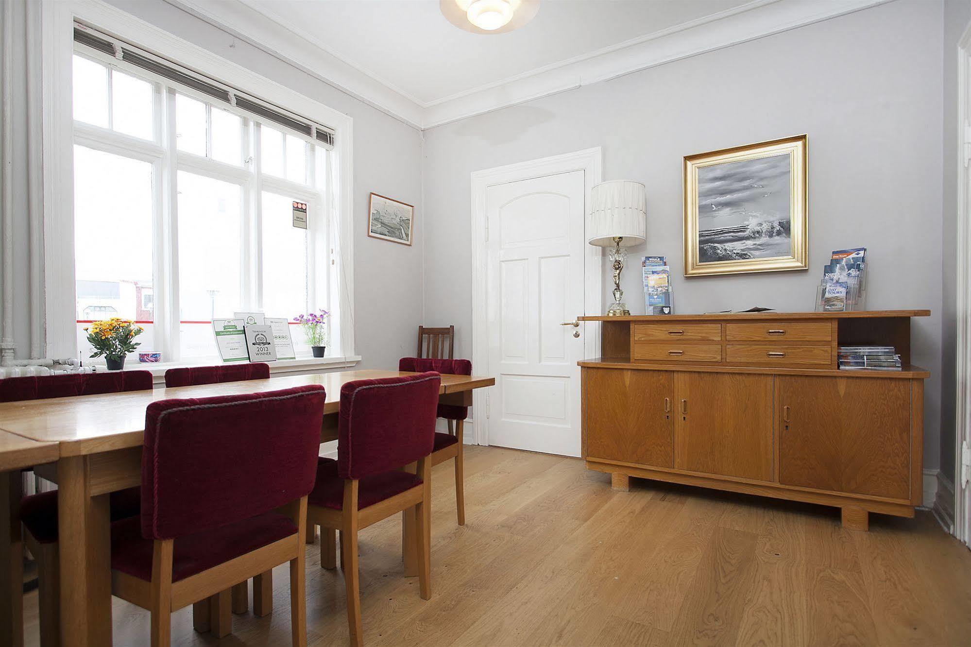 Skolabru Guesthouse Reykjavík Buitenkant foto